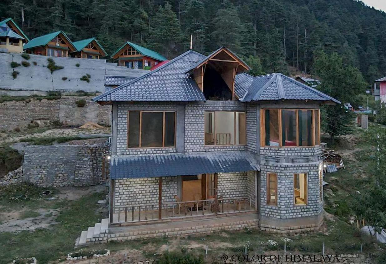 Loghouse At Khajjiar Lake Exteriör bild